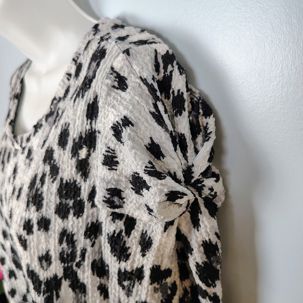 Loft Leopard Print Textured Knot Shoulder Blouse Black White Med safari Summer - Picture 4 of 13